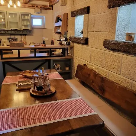 Maslina, Gornje - Makarska